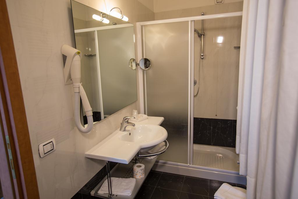 Domagnano Hotel Rossi חדר תמונה